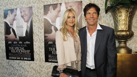 Съпругата на Денис Куейд иска развод за втори път