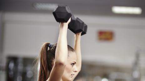 Защо е вредно да носите грим във фитнеса?