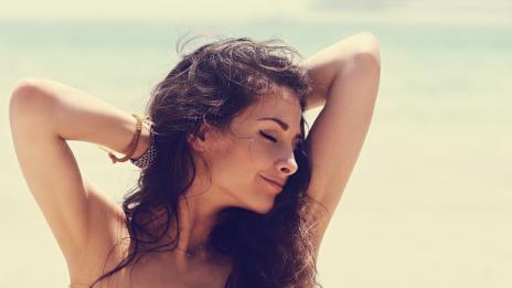 Как да премахнем тъмни петна подмишниците?