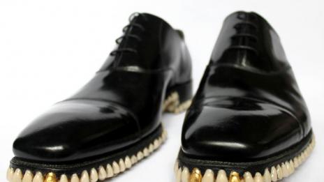 Обувки, които хапят