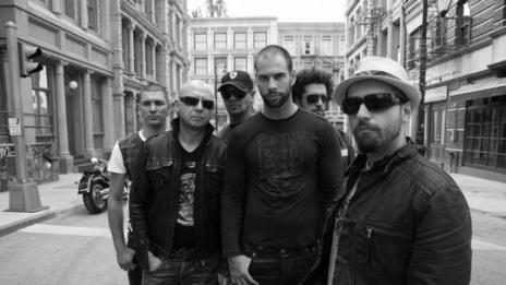 Тийнпроблем празнува с D2  и Ъпсурт днес