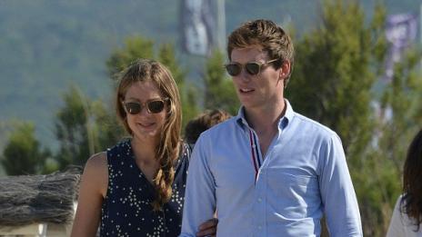 Еди Редмейн най-накрая замина на меден месец