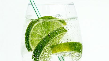 Вредна ли е газираната вода за организма?