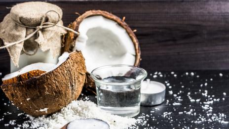 По какво се различават кокосовата вода и кокосовото мляко?