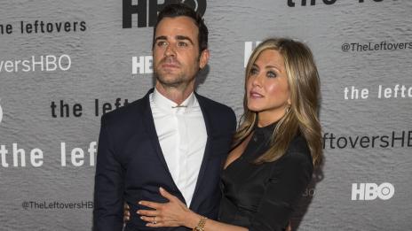 Анистън и Теру умуват как да се оженят