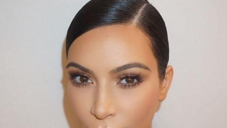 Ким летяла до Париж за парченце чийзкейк