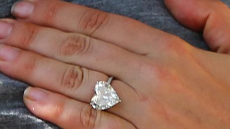 Справедлива: Гага върнала годежния пръстен на Тейлър Кини