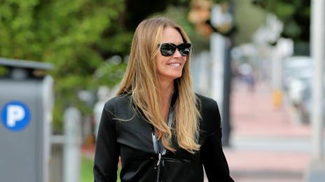 Торнадото Ел Макферсън: На 54 разведе баща на 4 деца