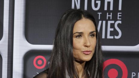 Деми Мур се опитва отново да бъде майка