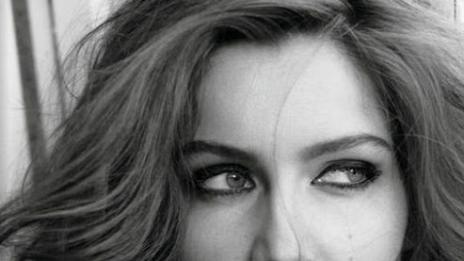 Еротично и изтънчено с Летисия Каста