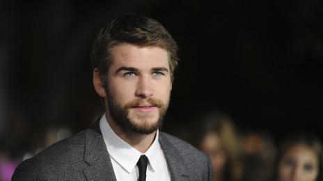 Лиъм не е сменил Майли  с Дженюъри