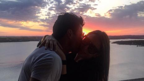 Бременна ли е Мика и ще става ли дядо Стоичков?