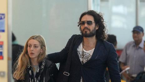 Ръсел Бранд ще става баща