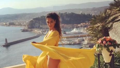 Чар или бедствие: Шерцингер заголи задни части в жълто