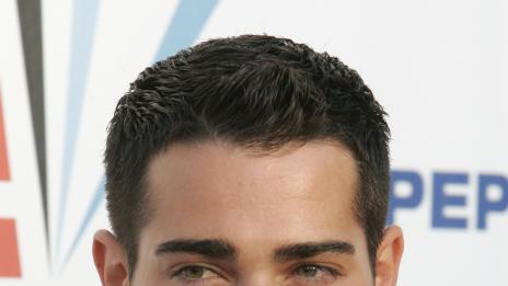 Градинарят от „Отчаяни съпруги“ се сгоди