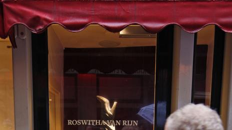 Проститутките в Амстердам на свобода – извън квартала с фенерите