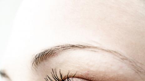 Ефикасни трикове срещу подпухнали очи