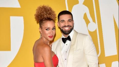 Дрейк се появи с ново гадже