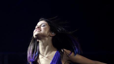 Селена Гомес се разплака на свой концерт (видео)