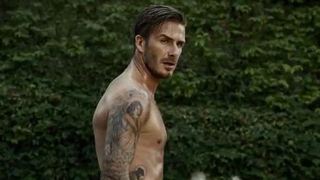 Бекъм е секси и неуморим пред камерата на Гай Ричи (видео)