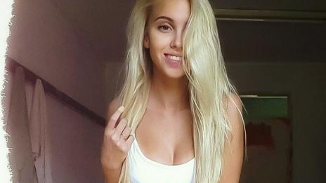 Най-сексапилната жена войник в света