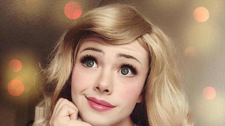 Младеж се превърна в принцеса от Дисни