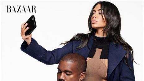 Ким & Кание в опит за общо селфи