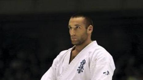 Тренировка за силова издръжливост със световния шампион по карате киокушин