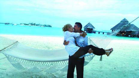 Гала и Стефан НЕ са се сгодили на Малдивите