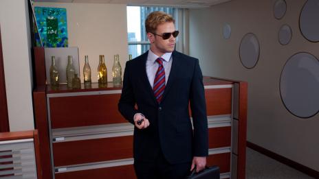 Как „учтиво“ да избегнете свой познат на улицата?