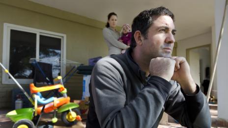 Безработните бащи създават комплекси на децата си