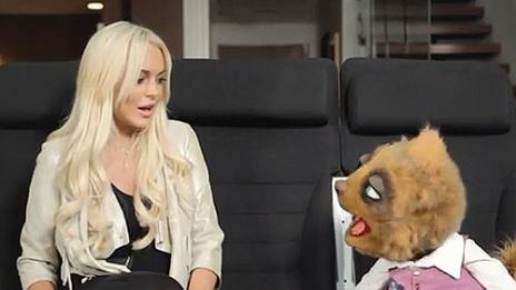 Линдзи показа самоирония в скеч (видео)