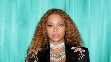 Бионсе отново показа коремче. Още по-голямо е