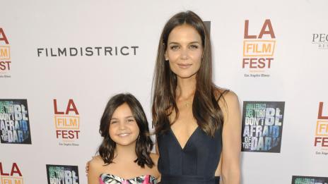 Кейти Холмс искала да пътешества със Сури