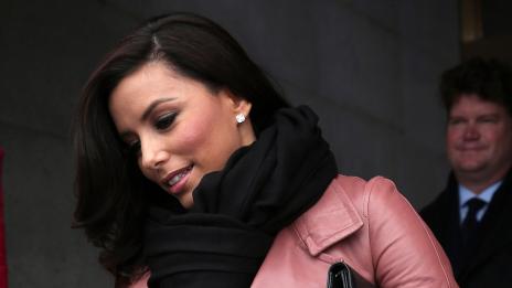 Ева Лонгория карала само на кафета след развода си