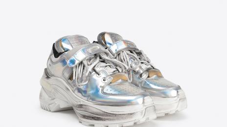 Стъпвай смело: Извънземните маратонки на Maison Margiela
