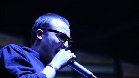 Рапърът Wosh MC вдига сватба?