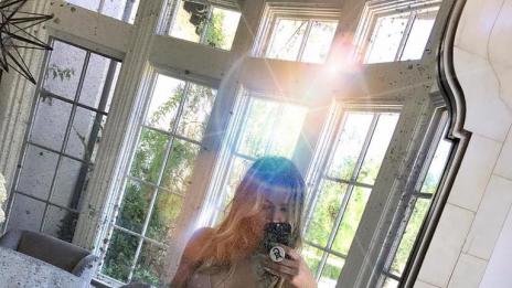 Кланът Кардашян внушително се разраства. И Клои бременна