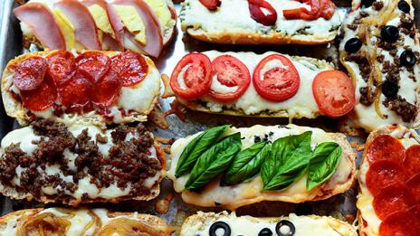 Френски мини пици от хляб