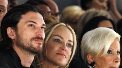 Митове за връзката между зряла жена и по-млад мъж