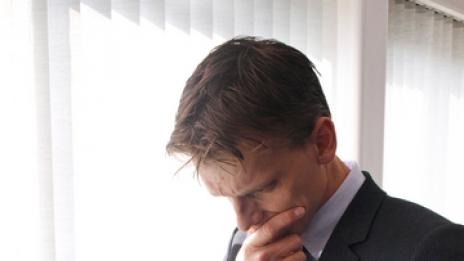 Властта ни кара да мислим различно