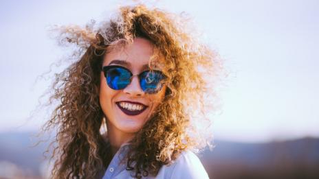 Кои храни са най-големия враг на белите зъби?