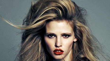 Лара Стоун – лицето, което няма да забравите