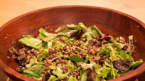 Здравословна салата с киноа