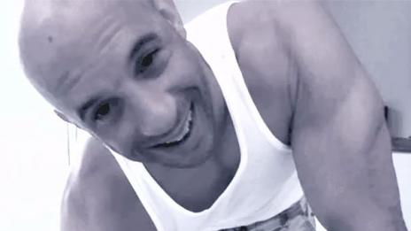 Вин Дизел пее и танцува на последния хит на Кейти Пери (ВИДЕО)