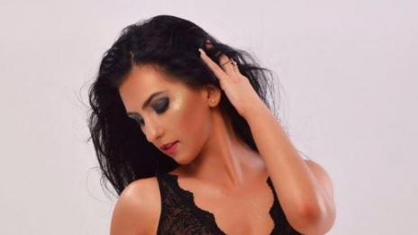 Румънски модел успя: Продаде девствеността си за 2,3 милиона евро