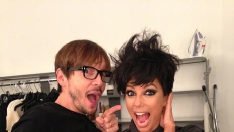 Ева Лонгория шокира феновете с прическа ала "Майли"