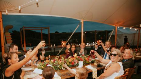 Срещу стареенето: Учени съветват – общувайте!