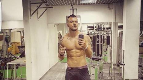 Валери Божинов показа перфектното си тяло