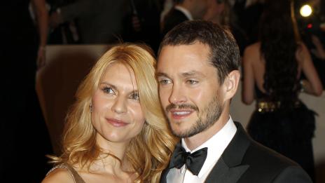 Клеър Дейнс е все още влюбена в мъжа си